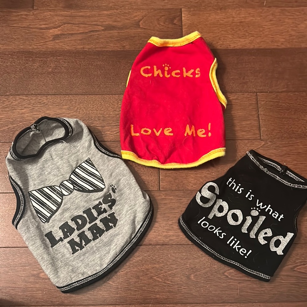 Pack of 3, puppy shirts.